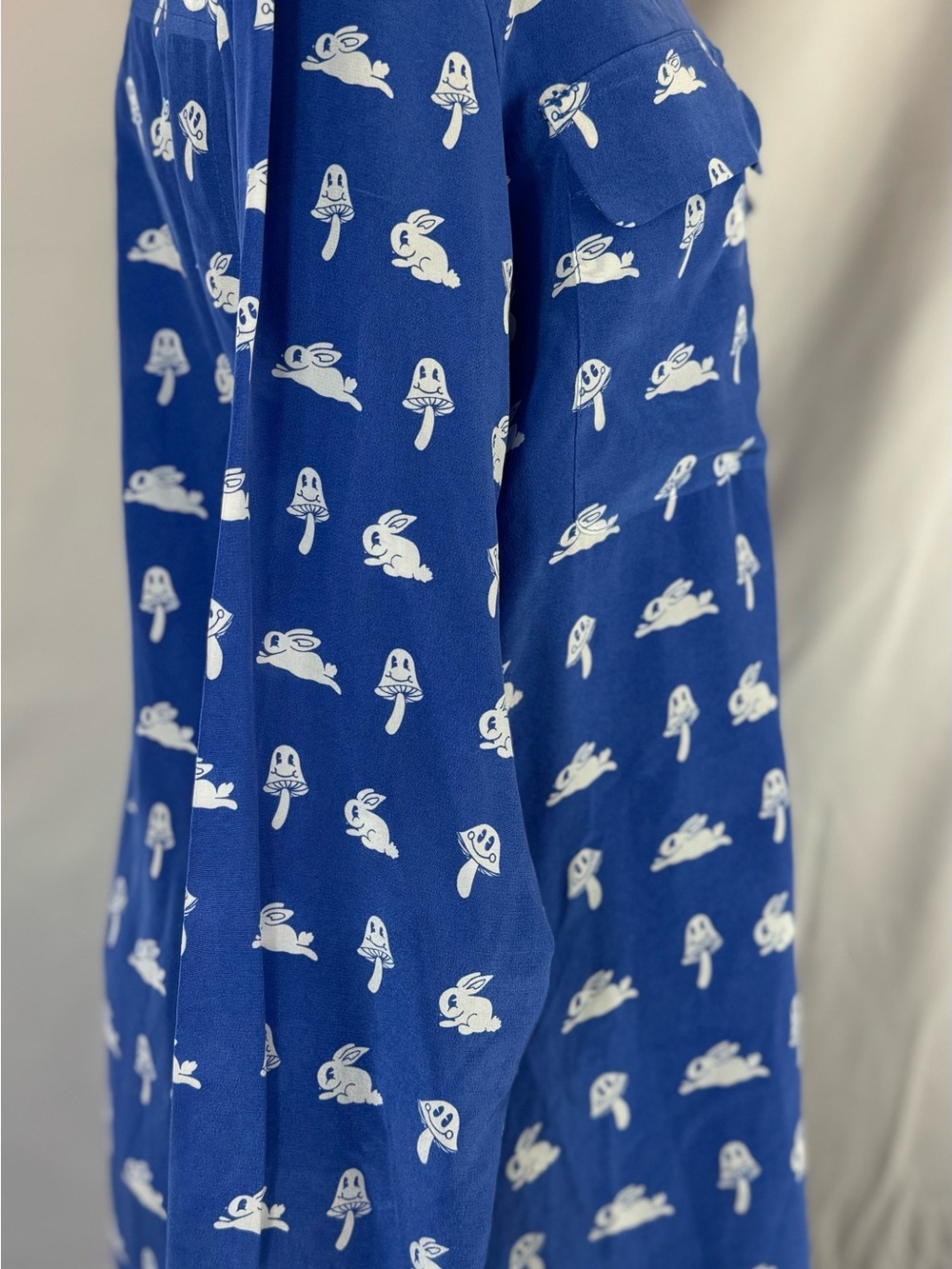 Equipment Silk Blue Button-Up Blouse with Bunny + Mushroom Print Size Small E61 - Picture 11 of 14
